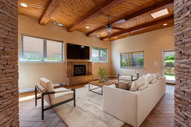 1039 Joshua Drive SE, Rio Rancho, NM 87124