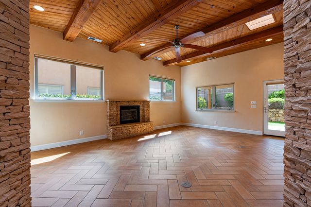 1039 Joshua Drive SE, Rio Rancho, NM 87124