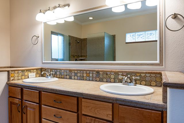 1039 Joshua Drive SE, Rio Rancho, NM 87124