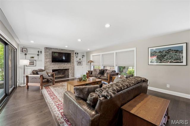 3 The Prado, Ladue, MO 63124