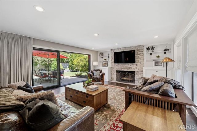 3 The Prado, Ladue, MO 63124