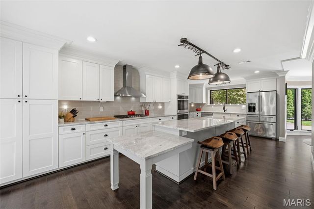 3 The Prado, Ladue, MO 63124