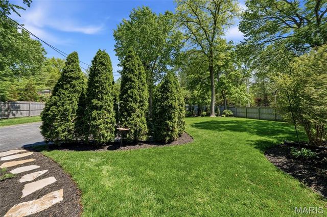 3 The Prado, Ladue, MO 63124