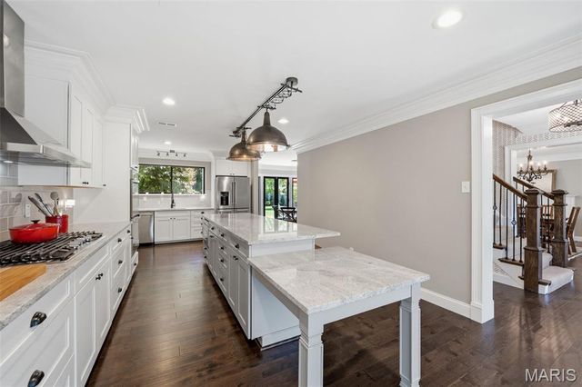 3 The Prado, Ladue, MO 63124