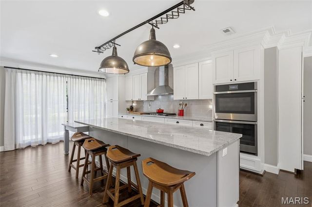 3 The Prado, Ladue, MO 63124