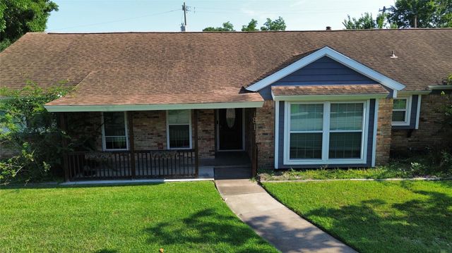 1813 Meadowview Drive, Alvin, TX 77511