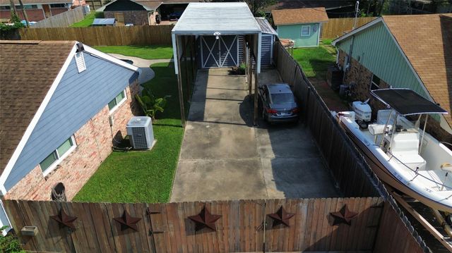 1813 Meadowview Drive, Alvin, TX 77511