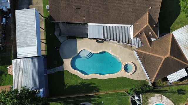 1813 Meadowview Drive, Alvin, TX 77511
