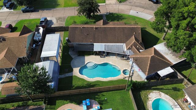 1813 Meadowview Drive, Alvin, TX 77511