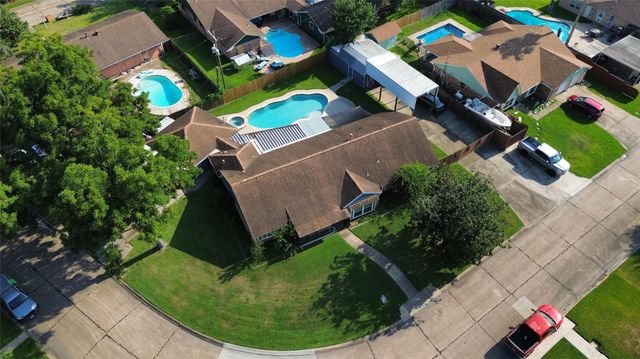 1813 Meadowview Drive, Alvin, TX 77511