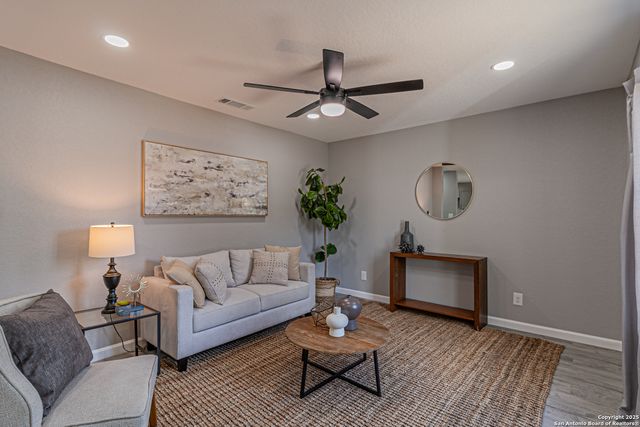 4935 Bartmer, San Antonio, TX 78228