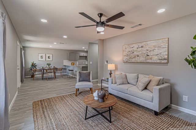 4935 Bartmer, San Antonio, TX 78228