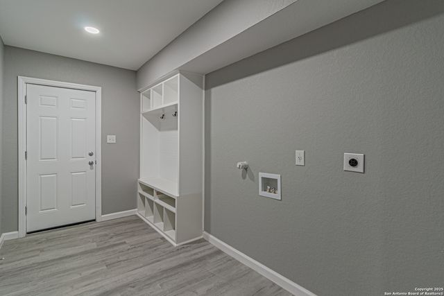 4935 Bartmer, San Antonio, TX 78228