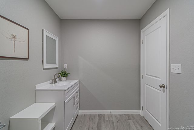 4935 Bartmer, San Antonio, TX 78228