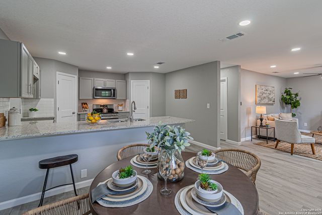 4935 Bartmer, San Antonio, TX 78228