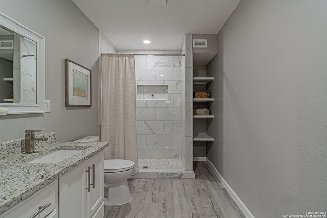 4935 Bartmer, San Antonio, TX 78228