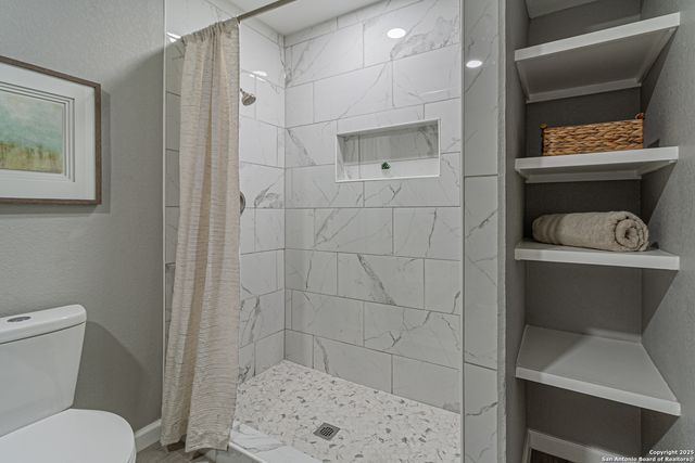 4935 Bartmer, San Antonio, TX 78228