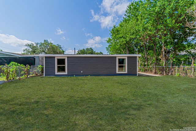 4935 Bartmer, San Antonio, TX 78228