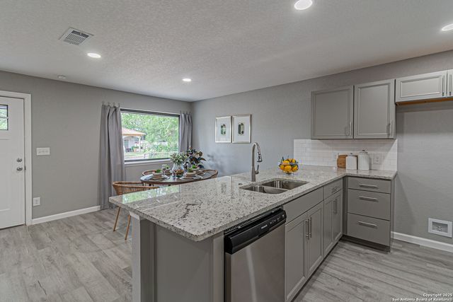 4935 Bartmer, San Antonio, TX 78228