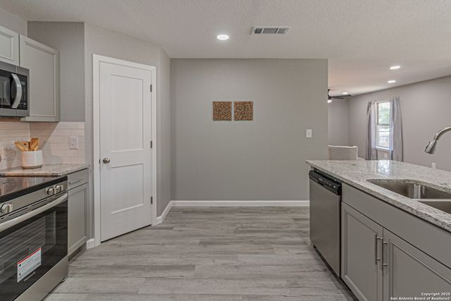 4935 Bartmer, San Antonio, TX 78228