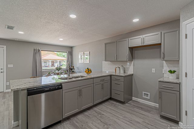 4935 Bartmer, San Antonio, TX 78228