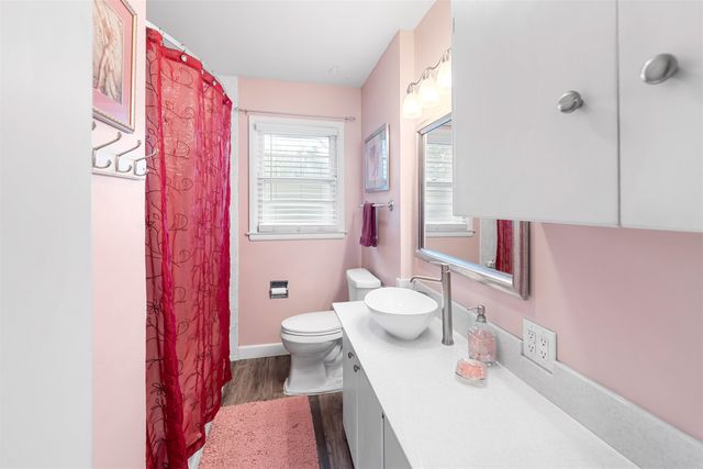 828 E Claflin Ave, Salina, KS 67401