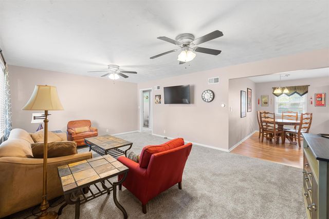 828 E Claflin Ave, Salina, KS 67401