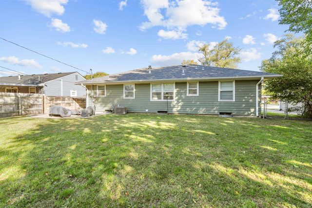 828 E Claflin Ave, Salina, KS 67401