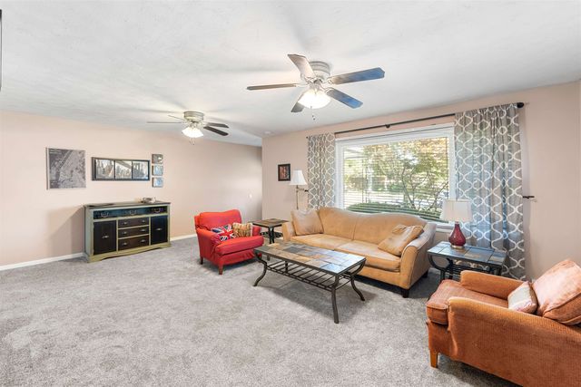 828 E Claflin Ave, Salina, KS 67401