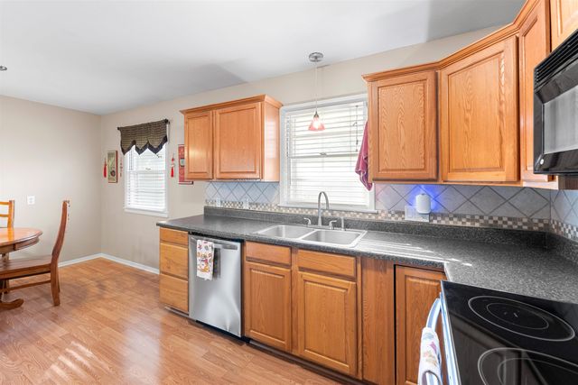 828 E Claflin Ave, Salina, KS 67401