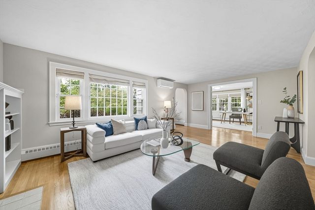 10 Preston Road, Lexington, MA 02420