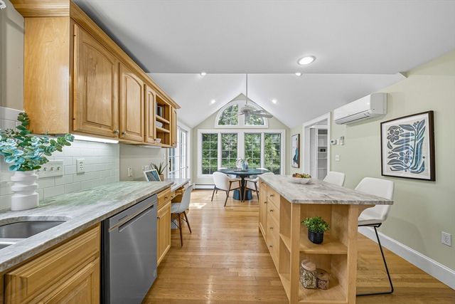 10 Preston Road, Lexington, MA 02420