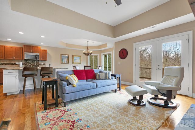 123 Isuhdavga Court, Brevard, NC 28712