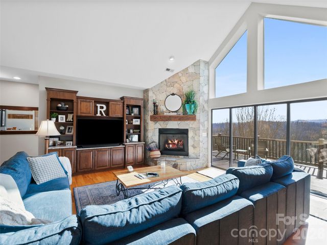 21 Sugar Maple Drive, Mills River, NC 28759