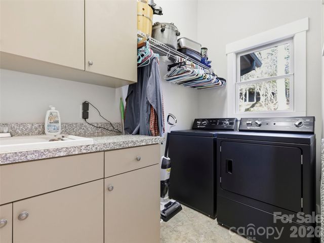 21 Sugar Maple Drive, Mills River, NC 28759