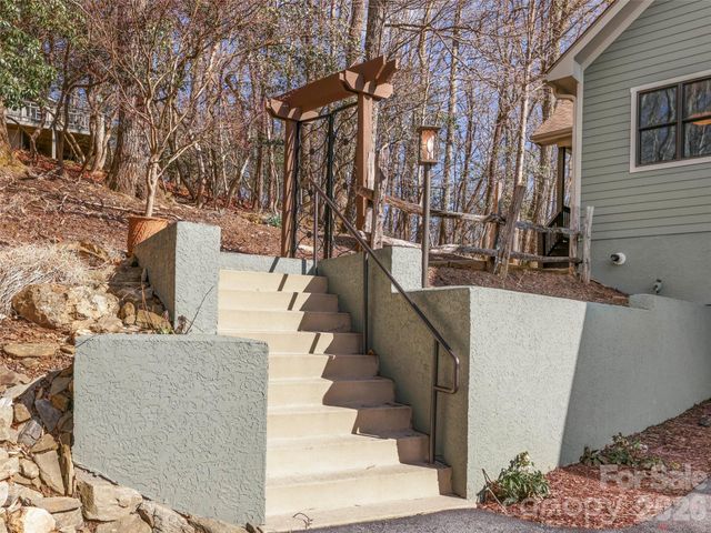 21 Sugar Maple Drive, Mills River, NC 28759