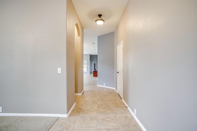 807 Silverthorne Drive, Burleson, TX 76028