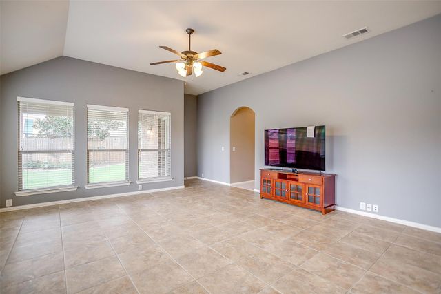 807 Silverthorne Drive, Burleson, TX 76028
