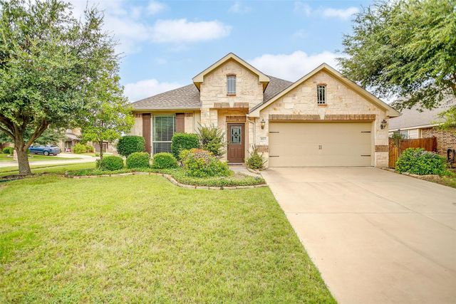 807 Silverthorne Drive, Burleson, TX 76028