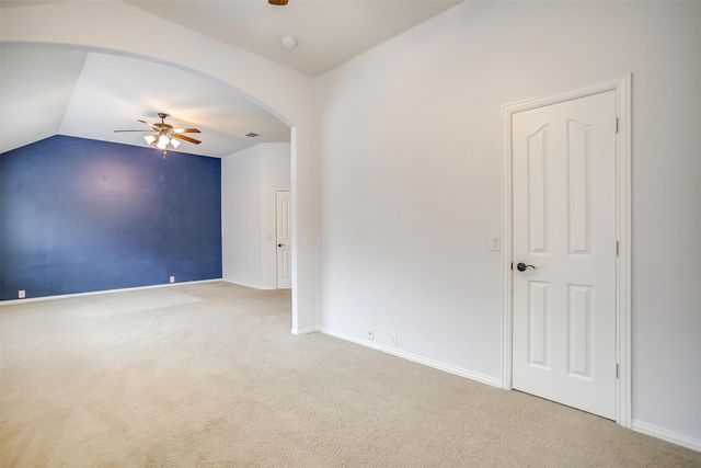 807 Silverthorne Drive, Burleson, TX 76028