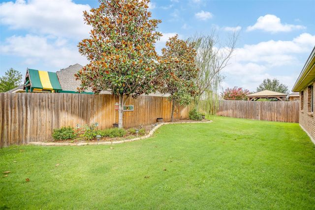 807 Silverthorne Drive, Burleson, TX 76028