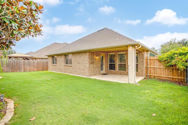 807 Silverthorne Drive, Burleson, TX 76028