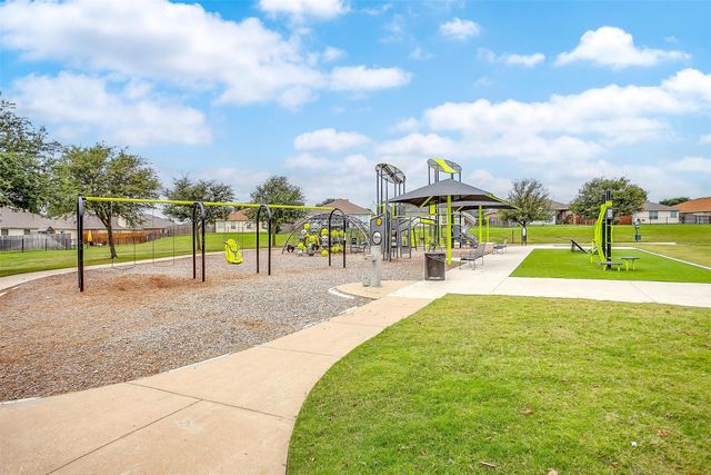 807 Silverthorne Drive, Burleson, TX 76028