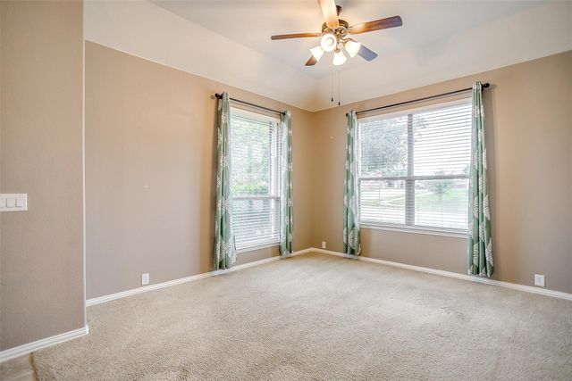 807 Silverthorne Drive, Burleson, TX 76028