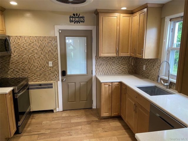 36 Maryton Road, White Plains, NY 10603