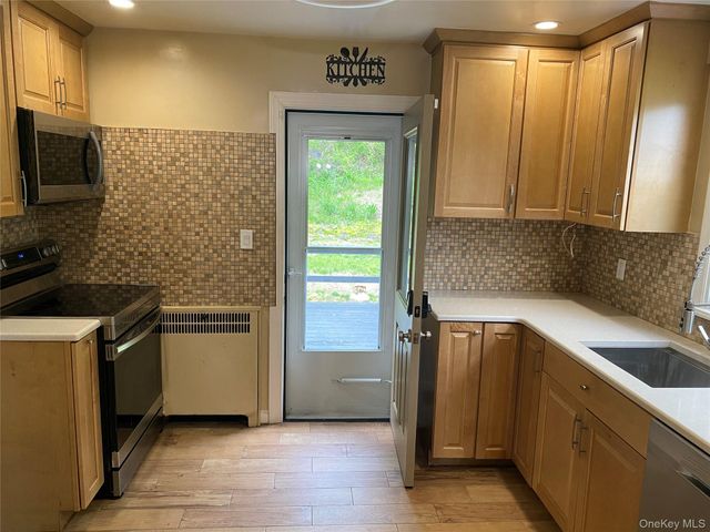 36 Maryton Road, White Plains, NY 10603
