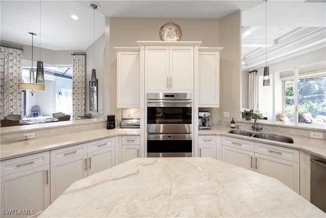 8862 Shenendoah CIR, Naples, FL 34113