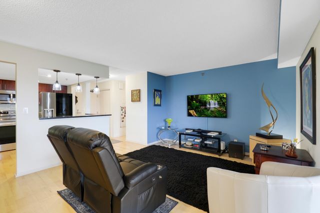 110 1st Avenue NE F1602, Minneapolis, MN 55413