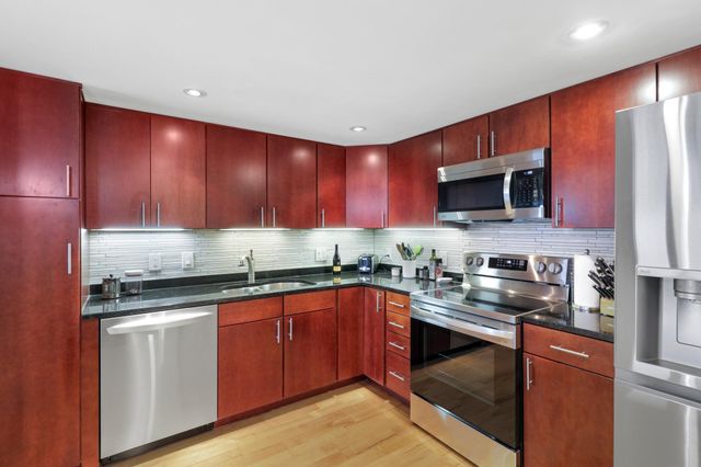 110 1st Avenue NE F1602, Minneapolis, MN 55413