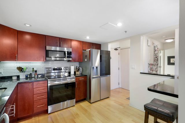110 1st Avenue NE F1602, Minneapolis, MN 55413